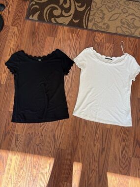Tahari Black and White Scallop-Edge Short Sleeve Top Duo